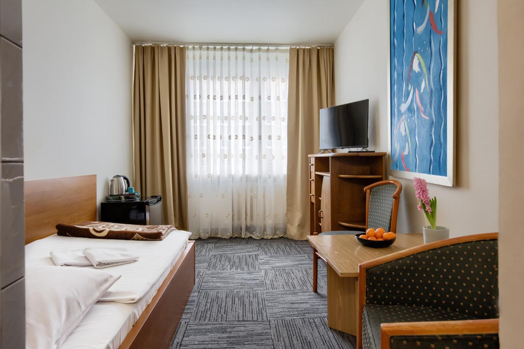 Jantar Hotel *